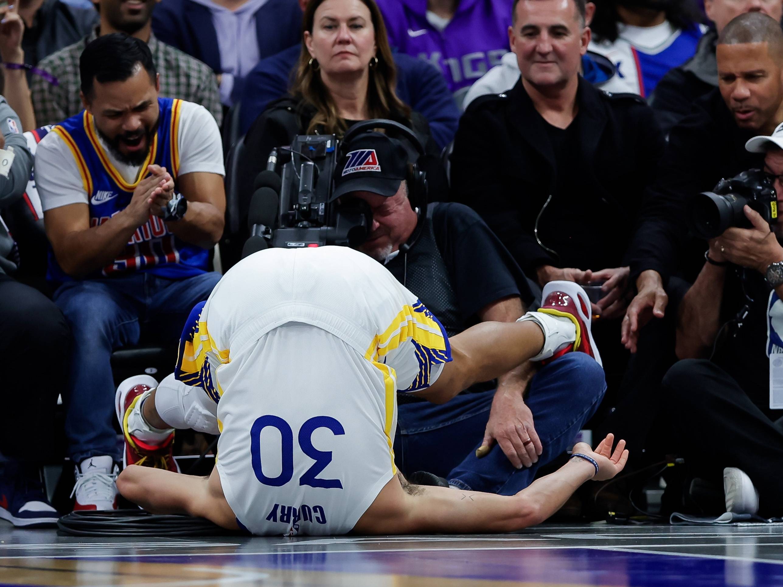 包含步行者队再次陷入困境，战绩不佳让球迷失望的词条