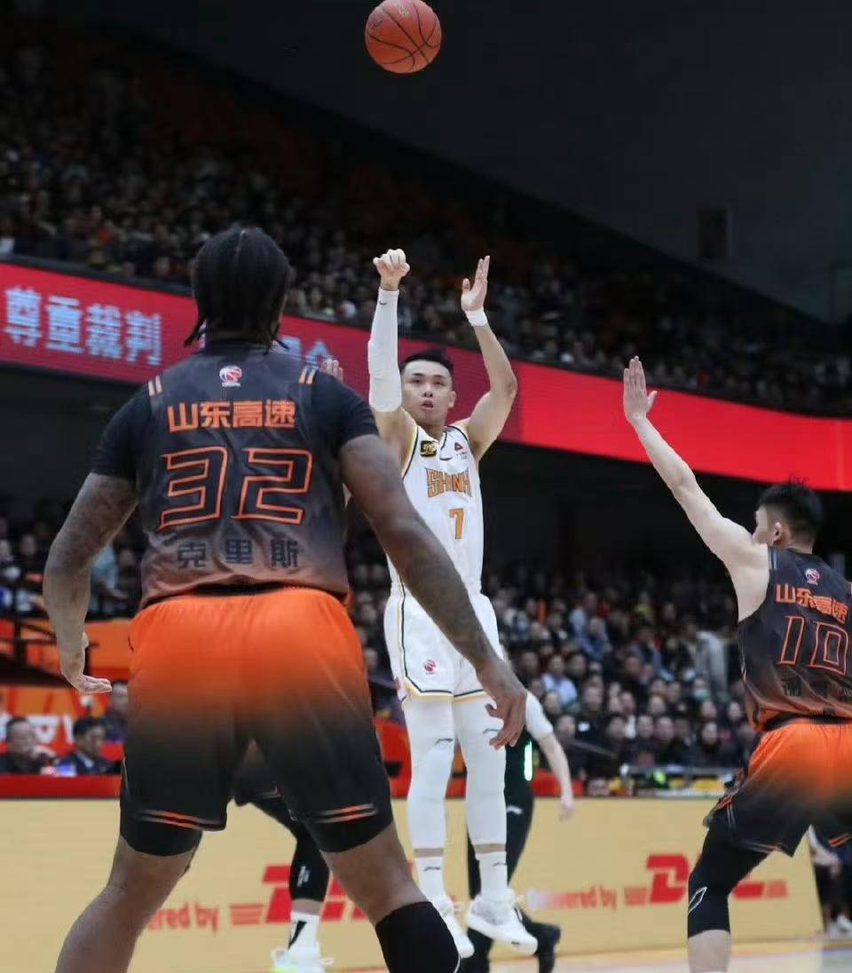 广东队主场绝杀湖南队,延续不败纪录的简单介绍 广东队主场绝杀湖南队,延续不败纪录的简单介绍