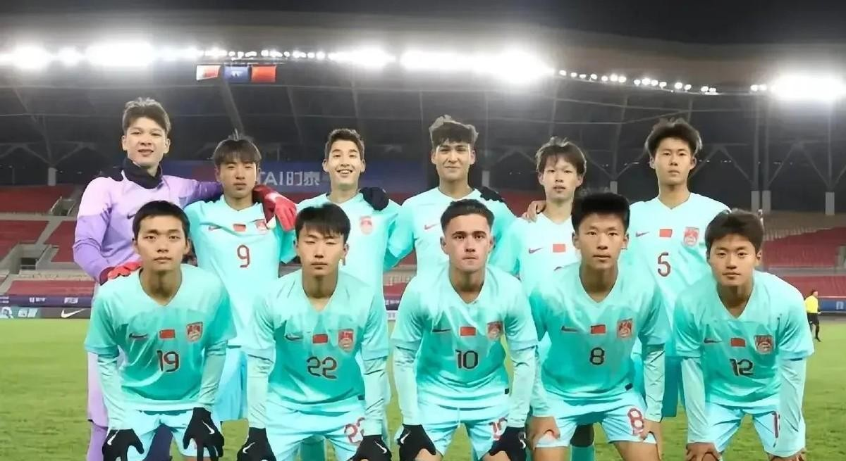 杏彩体育网站-中国足球场上的新星球员实力凸显(中国足球场上的新星球员实力凸显了什么)