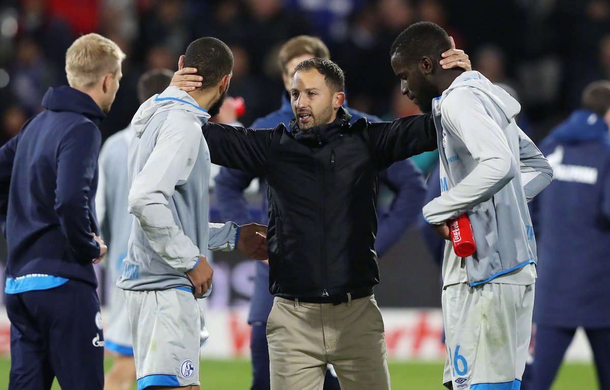 杏彩体育官方入口-包含沙尔克04主场战平弗赖堡，保持不败纪录的词条