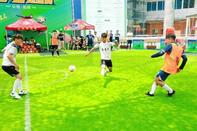 关于足球培训旋风席卷,青少年足球热情高涨的信息 关于足球培训旋风席卷,青少年足球热情高涨的信息