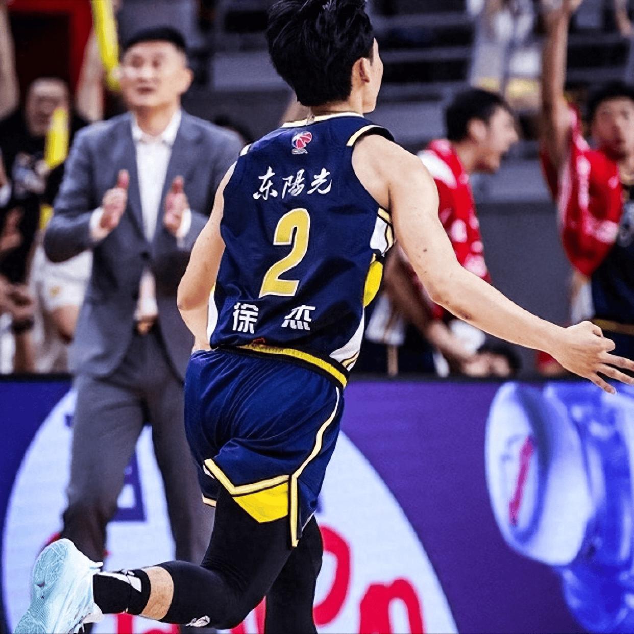 杏彩体育官方入口-深圳男篮大胜广州队，展现出色实力！