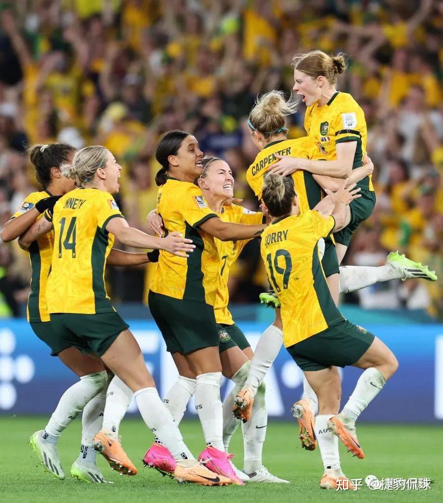 澳洲女足联赛华丽开场，场面激烈