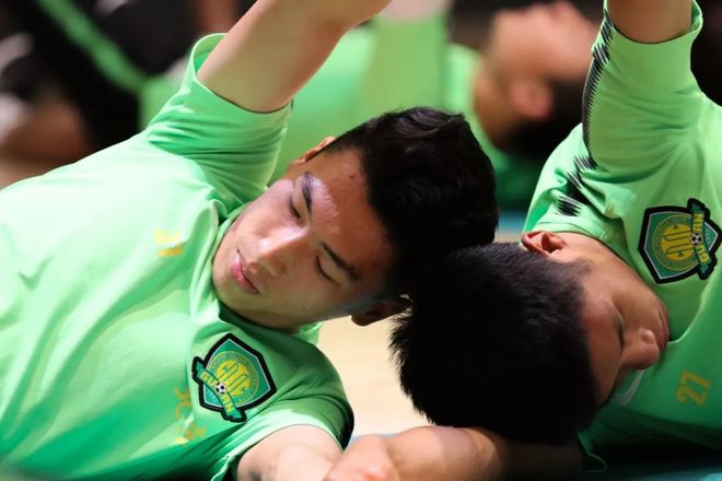 失误频现,球队反思调整备战 失误频现,球队反思调整备战