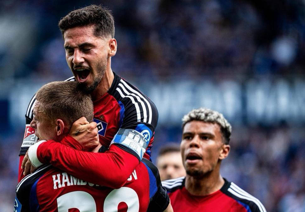 包含汉堡球员精彩发挥，势如破竹的词条