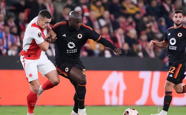 卢卡库表现低迷，遭尤文球迷猛烈批评指责