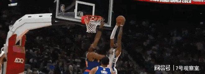 76人大胜尼克斯，轻松取胜