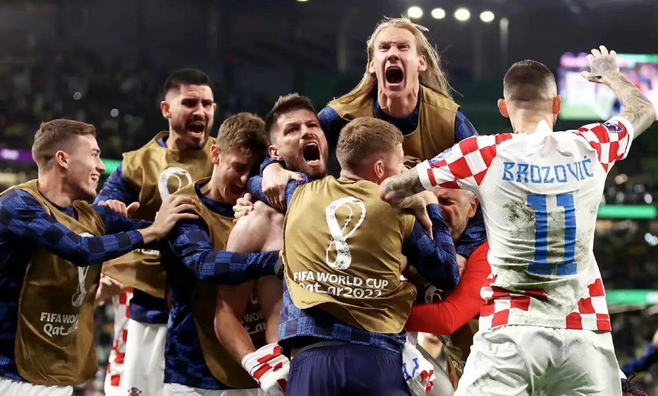 关于关键一球定胜负,球场上心跳加速胶着激战的信息 关于关键一球定胜负,球场上心跳加速胶着激战的信息